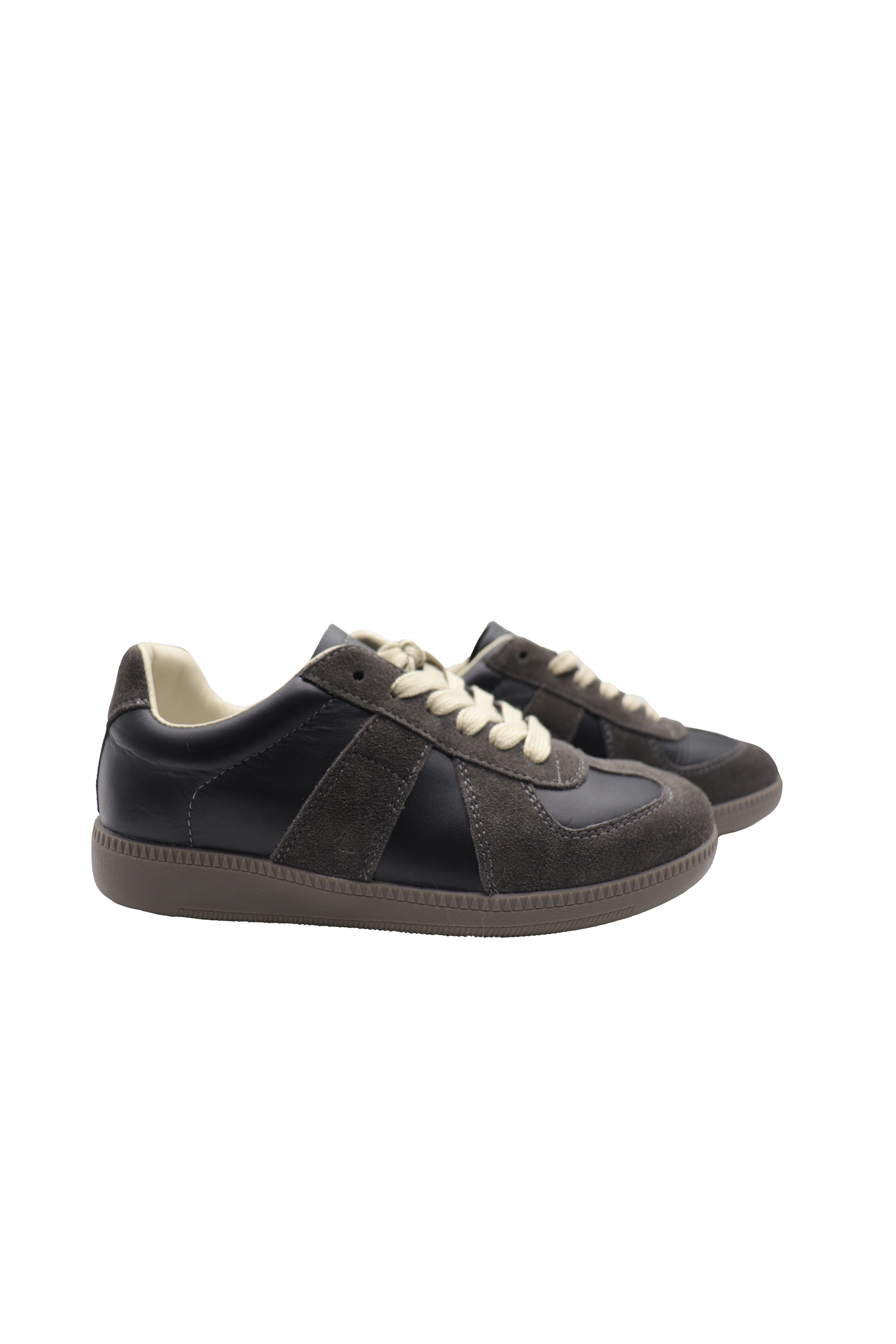 Women's Black Cowhide Leather Casual Shoes for Any Outfit