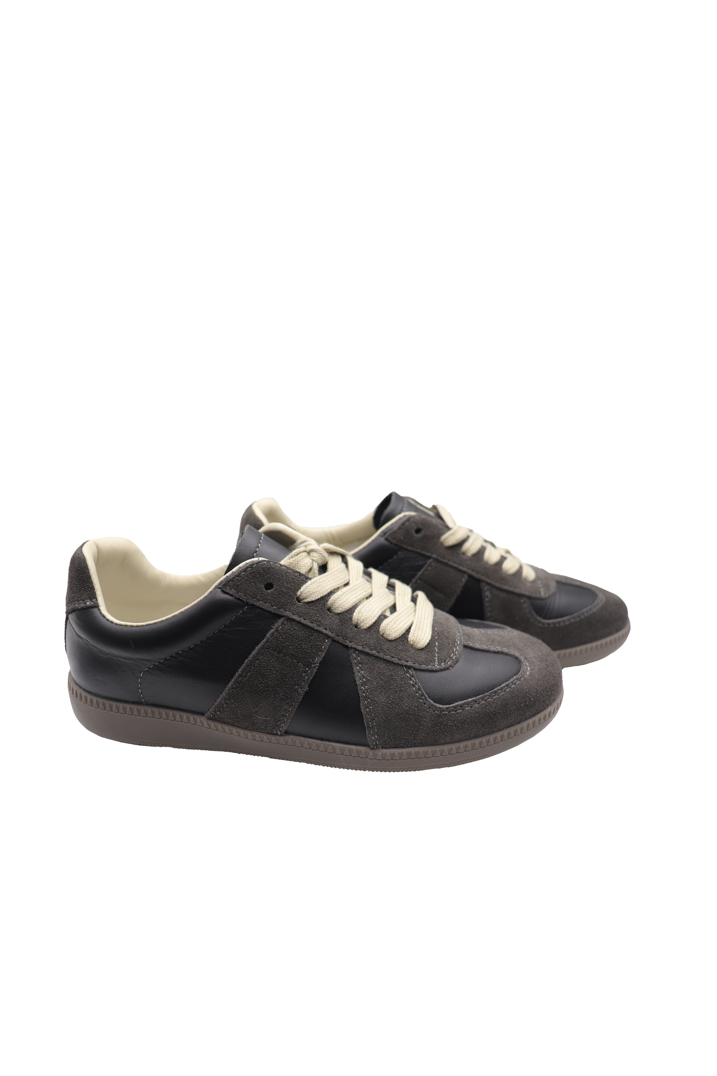 Women's Black Cowhide Leather Casual Shoes for Any Outfit