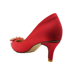 Red Belt Diamond Silk Leather Pointy Toe Low-Heeled Shoes: A Comfortable Yet Stylish Option