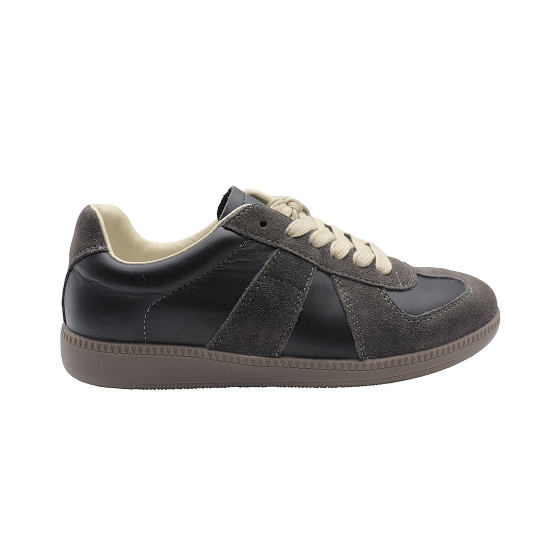 Sleek and Versatile: Men's Black Cowhide Leather Casual Shoes for Everyday Wear